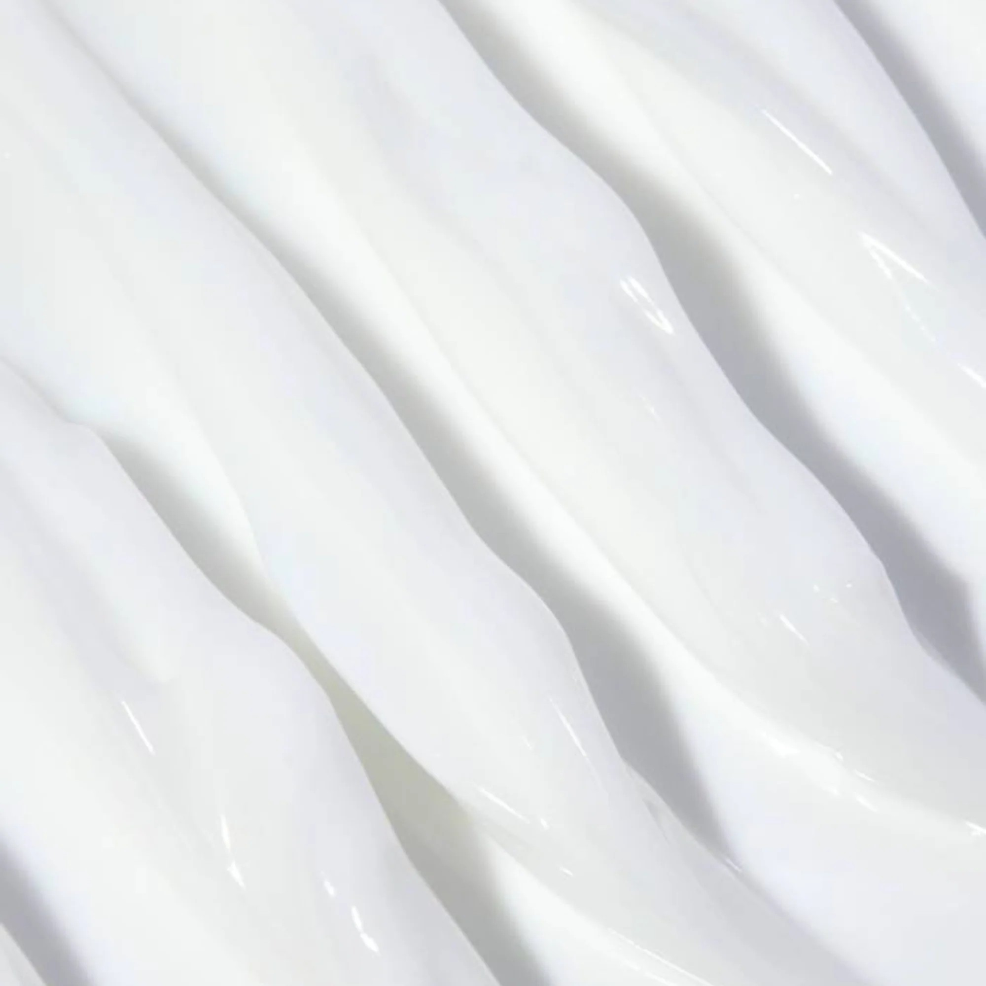 R-Dew Retinol Body Lotion - Image 3