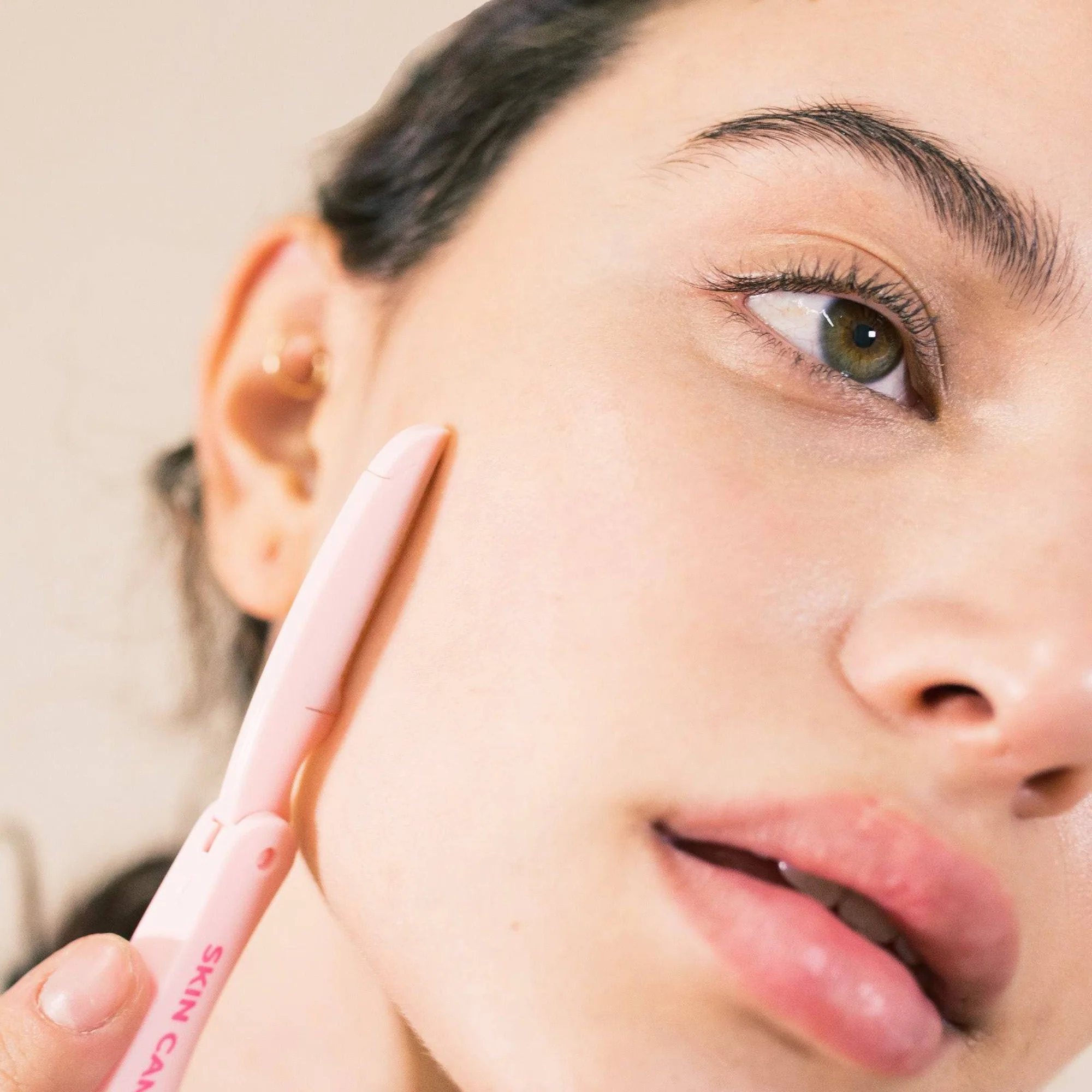 Skin Camp Dermaplaning Beauty Wand Single - Image 3