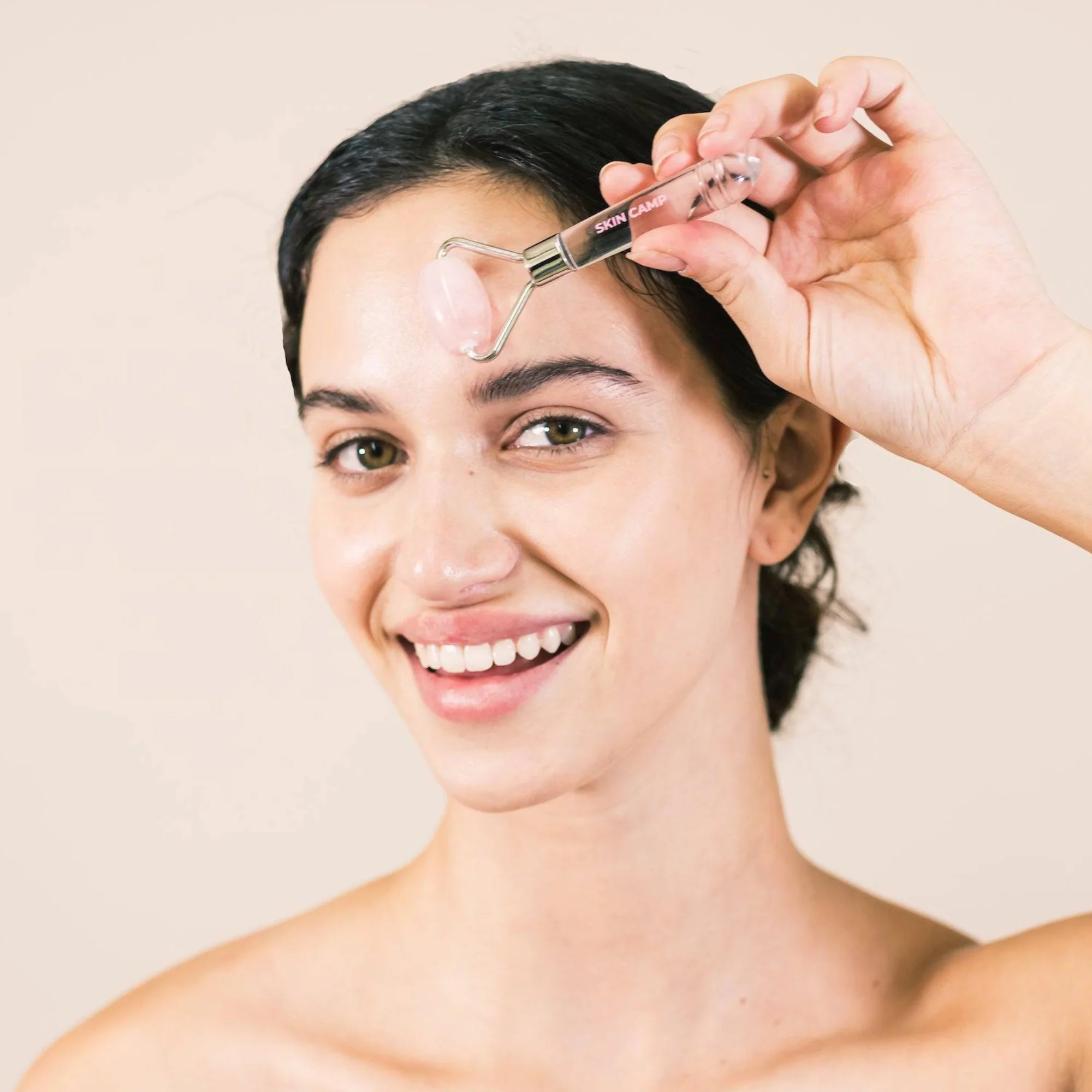 Skin Camp Mini Rose Quartz Roller - Image 3