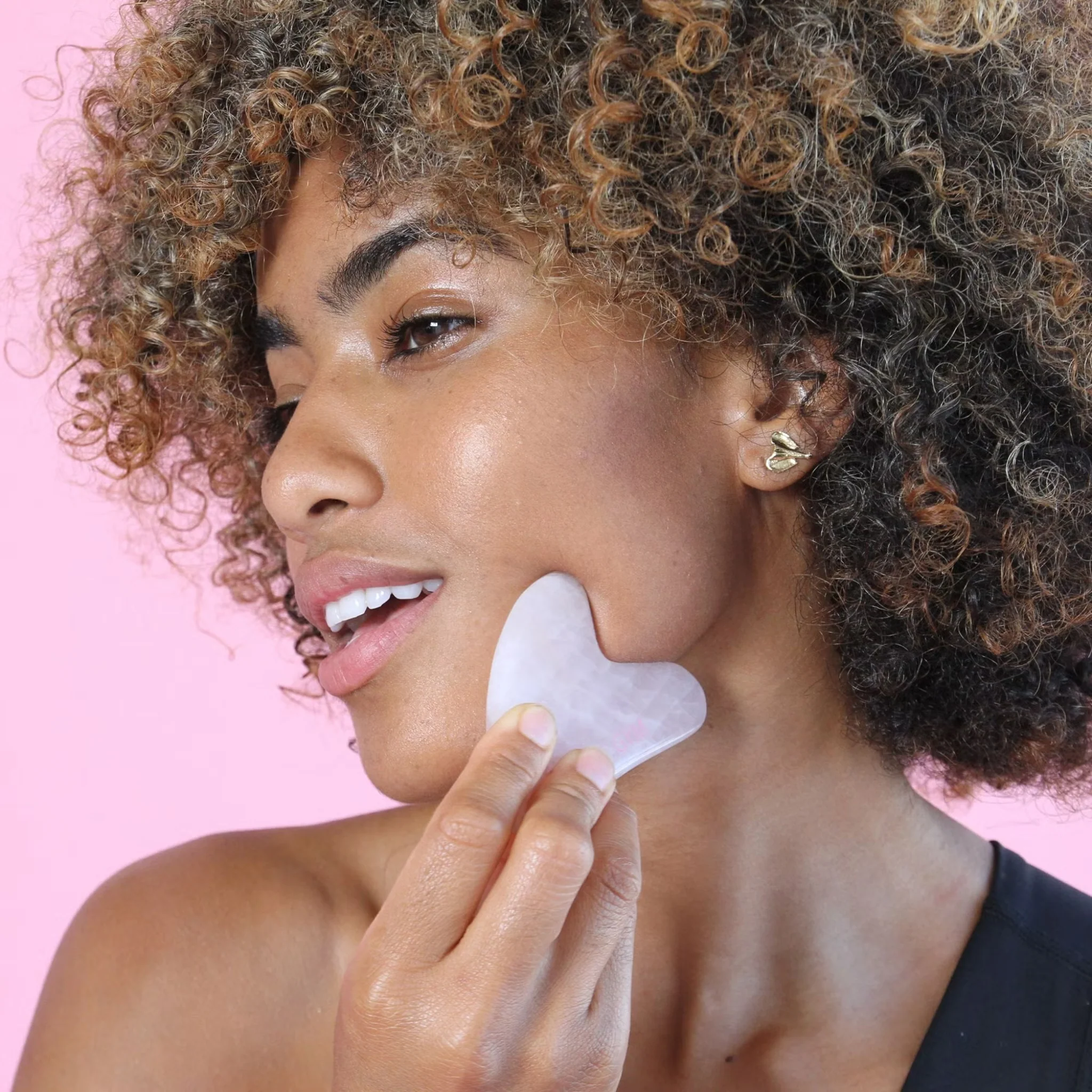 Rose Quartz Crystal Sculpty Heart Gua Sha Tool - Image 4